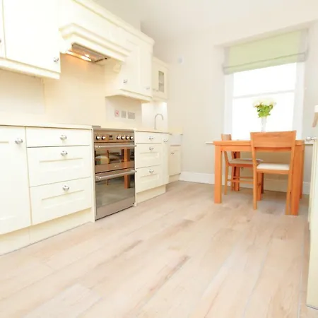 Superb In Center Apartment